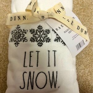 NWT Rae Dunn Let It Snow ❄️ Hand Towels